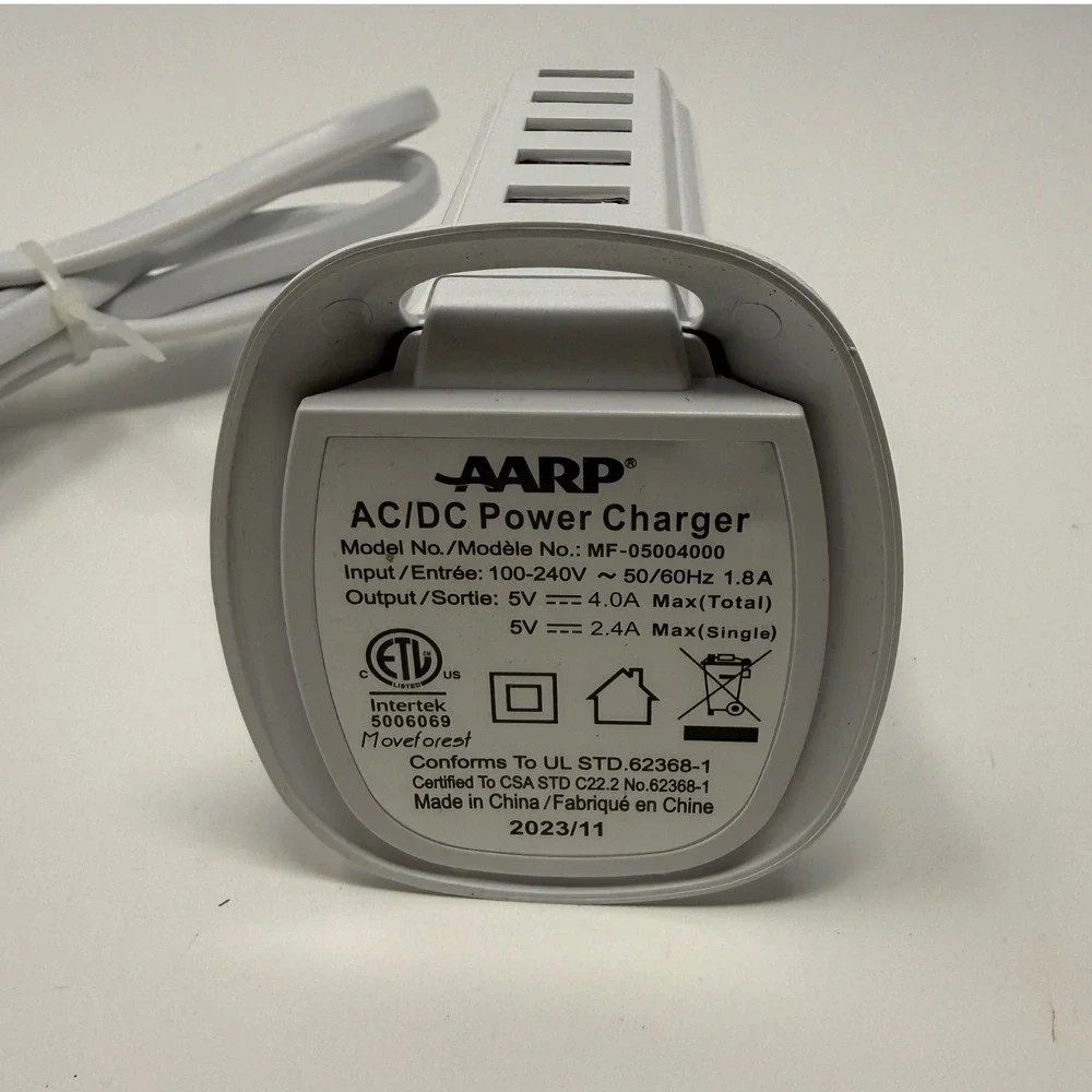 AARP AC/DC Power Charger 5 Port USB Charging Station White MF-05004000 Hub